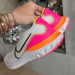 Nike Renew Run 'White Pink Blast’ SOLD OUT EVERYWHERE Size 9.5